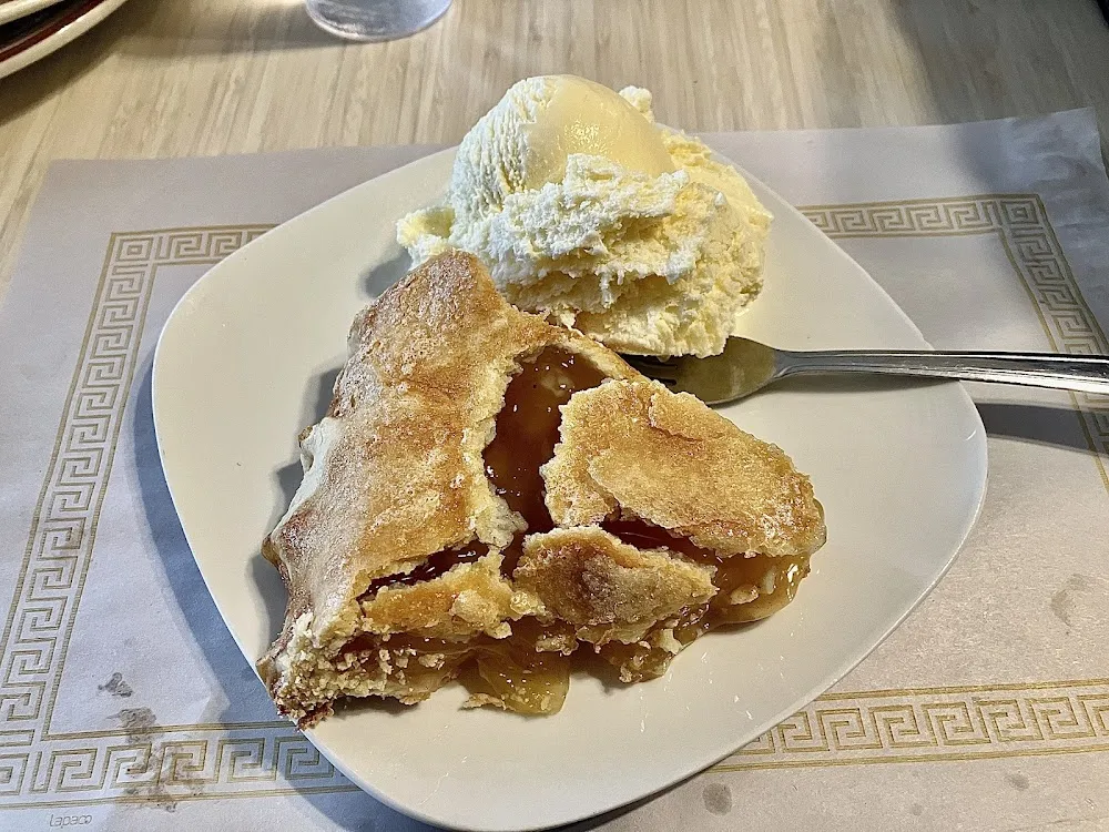 Apple Pie Ala Mode