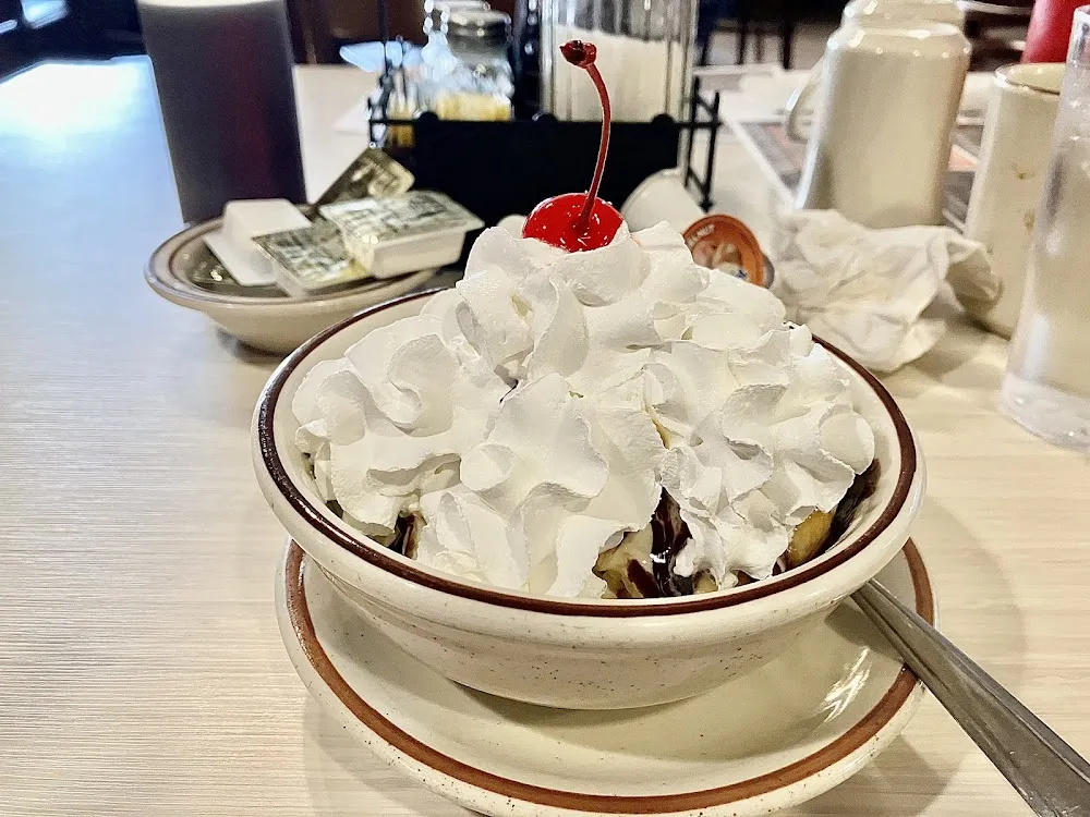 Deluxe Ice Cream Sundae